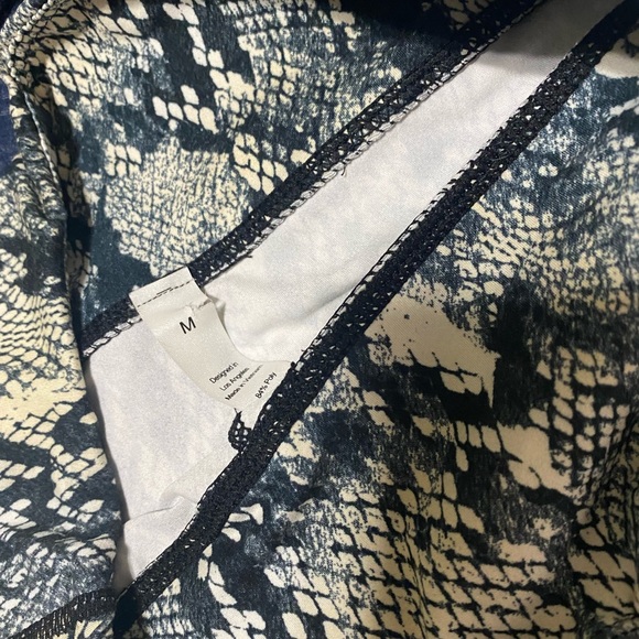 Python Snakeprint Soft Biker Shorts Medium - Picture 6 of 8